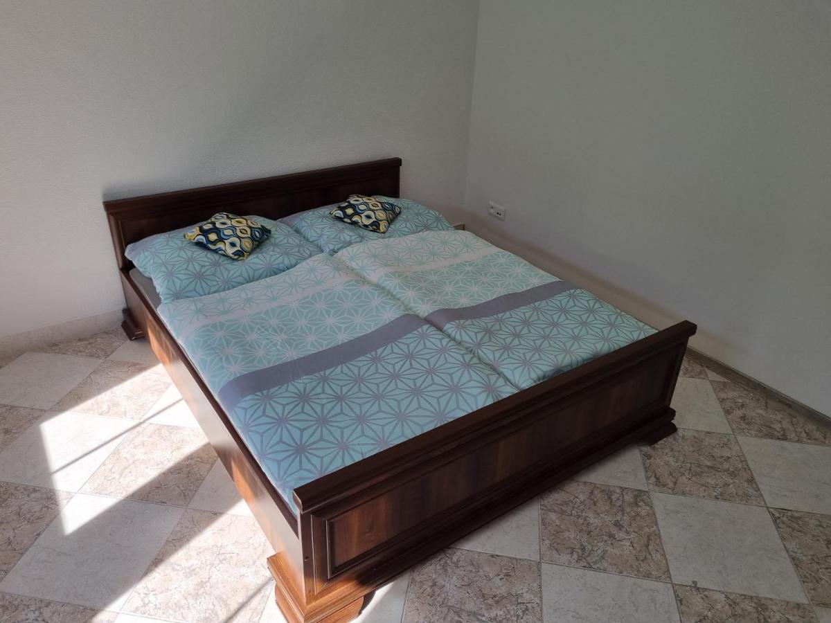 Apartman Emily Brezno Exterior foto